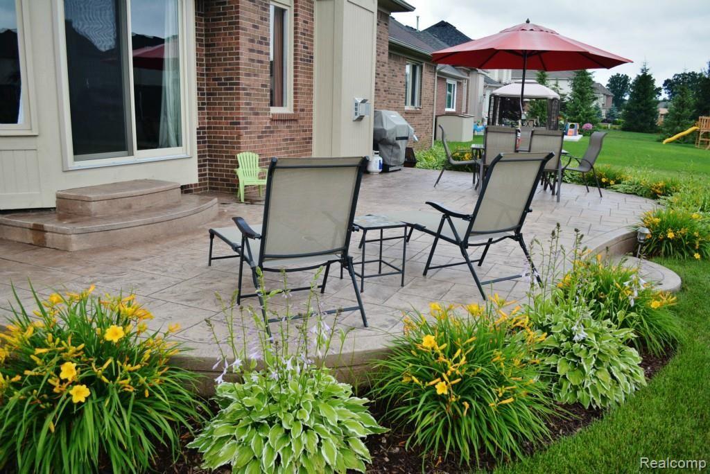 21409 Raintree Drive Macomb, MI 48044 - Photo 28 of 30 1 (23).jpg