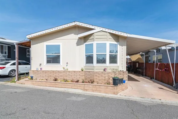 $325,000 | 1638 Calavo Road, Unit 34, Fallbrook, CA 92028
