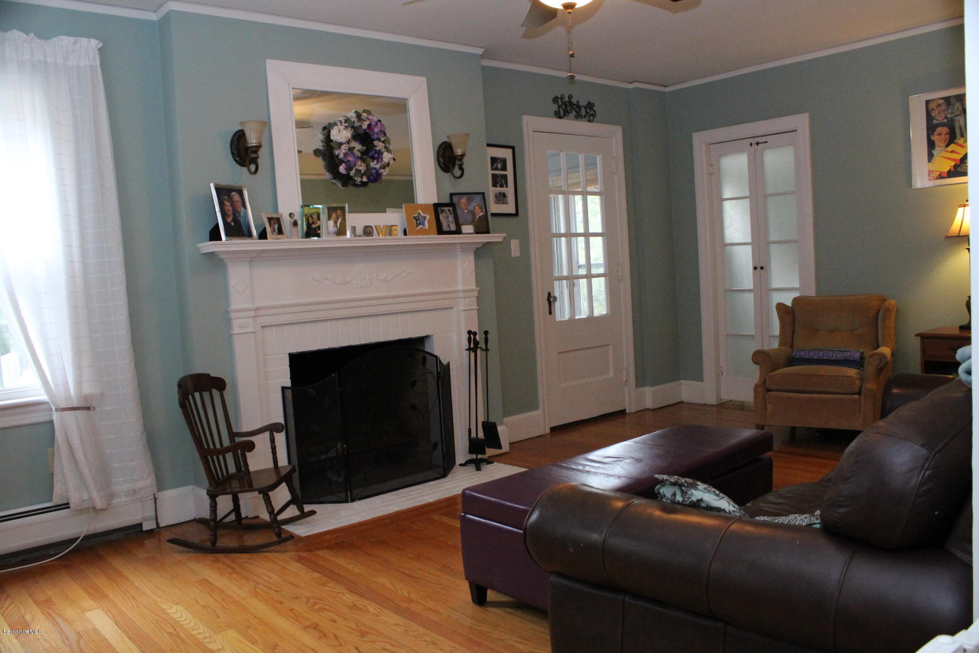 230 Holmes Road Pittsfield, MA 01201 - Photo 6 of 22 Living Room