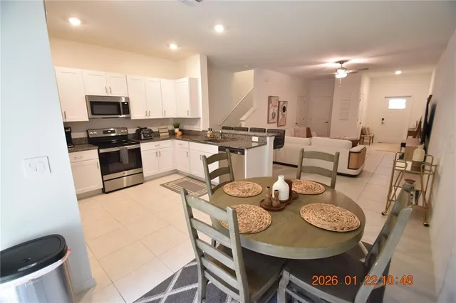 $2,095 | 10296 Trumpet Honeysuckle Way, San Antonio, FL 33576