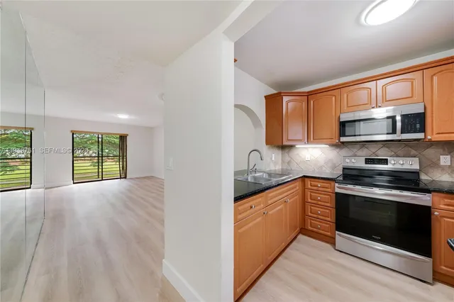 $2,000 | 14847 Southwest 104th Street, Unit 10203, Miami, FL 33196