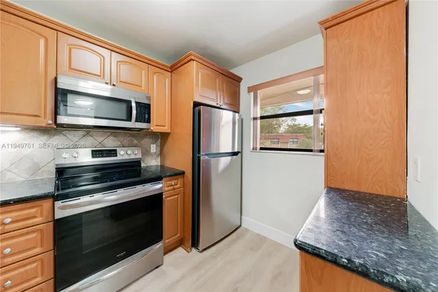 $2,000 | 14847 Southwest 104th Street, Unit 10203, Miami, FL 33196