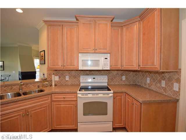 2372 Addison Boulevard High Point, NC 27262 - Photo 4 of 16 Kitchen.