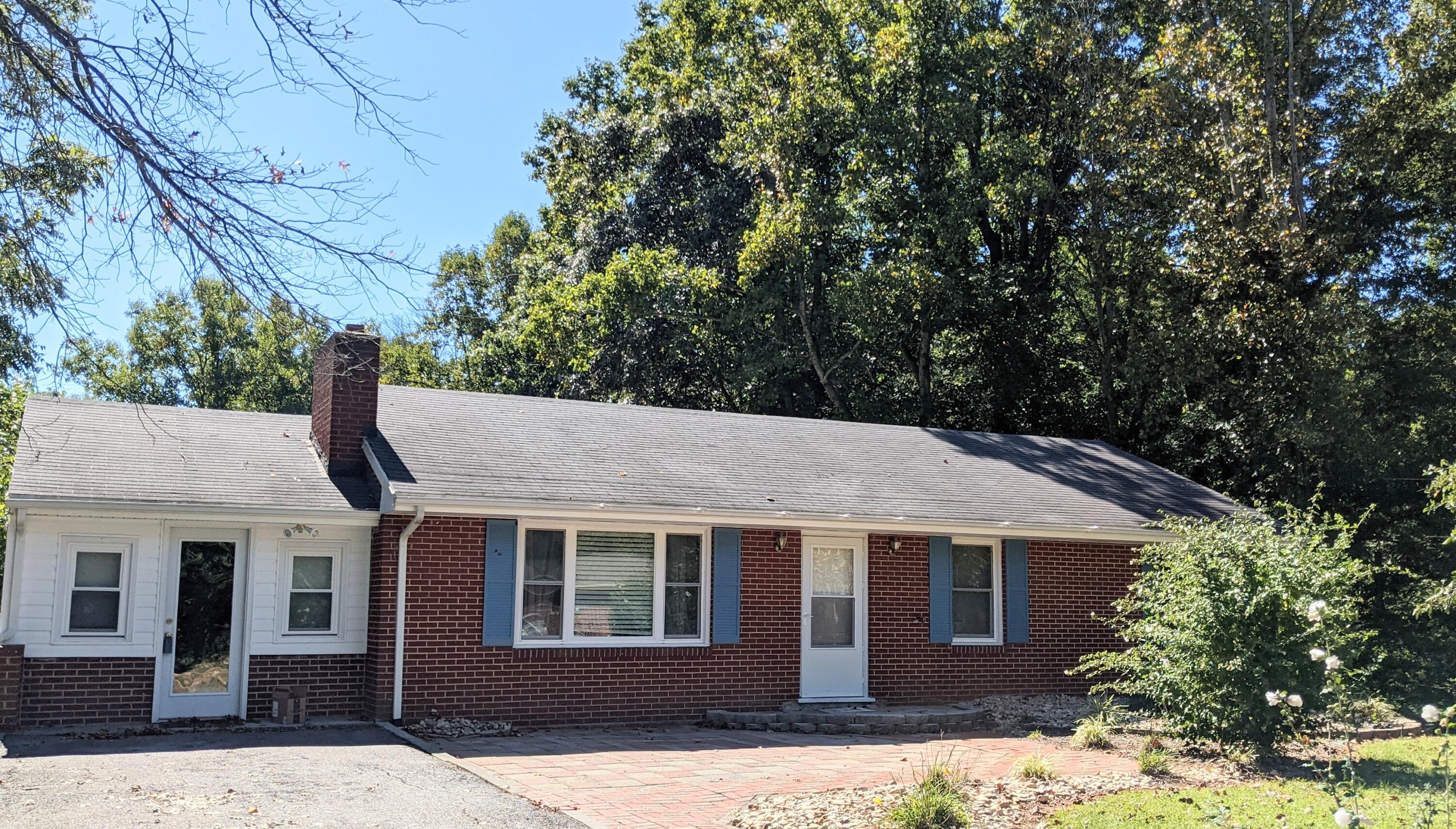 195 Sunrise Road Rocky Mount, VA 24151 - Photo 2 of 13 PXL_20210927_175101338.MP_5