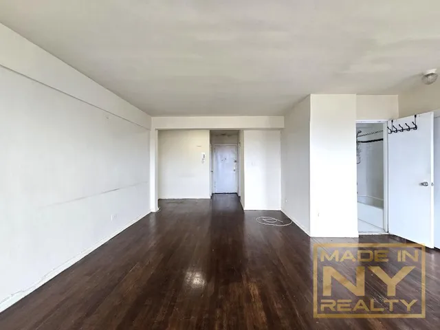 $2,195 | 61-15 43rd Avenue, Unit 7M | Woodside