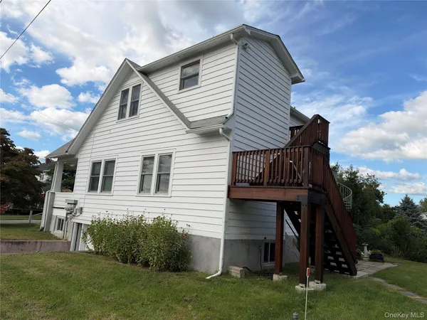 $1,950 | 9 Lafayette Street, Unit 2, Verplanck, NY 10596