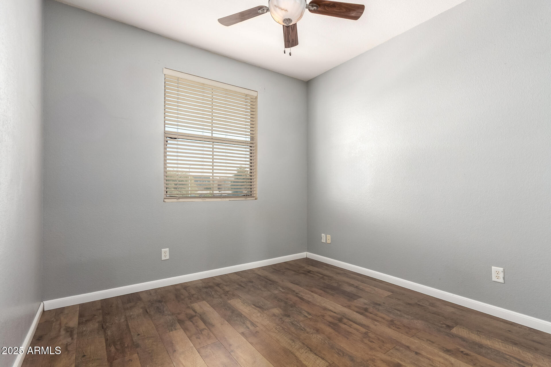 1886 East Don Carlos, Unit 147 Tempe, AZ 85281 - Photo 16 of 22 an empty room with a window