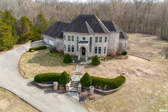 $4,000 | 3115 West Striegel Road, Carbondale, IL 62901