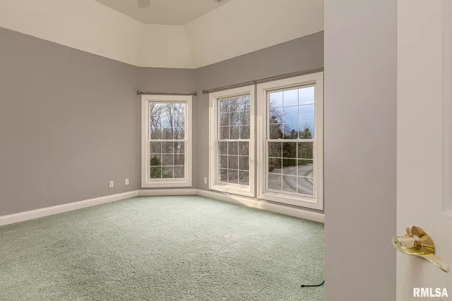 $4,000 | 3115 West Striegel Road, Carbondale, IL 62901