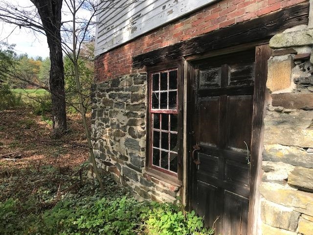 1031 Middle Road Dummerston, VT 05301 - Photo 33 of 38