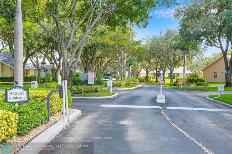 10999 Water Oak Manor Boca Raton, FL 33498 - Photo 49 of 49 a view of a park with tree s