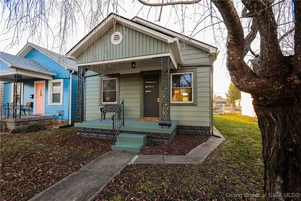 $1,400 | 2218 Beeler Street, New Albany, IN 47150