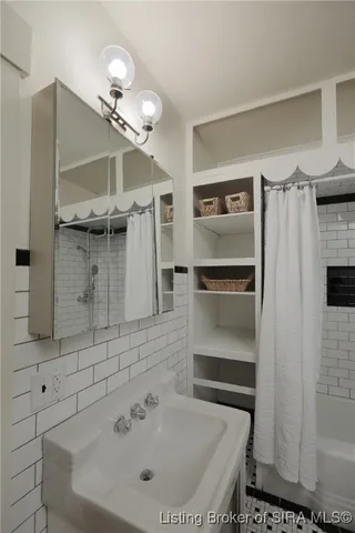 $1,400 | 2218 Beeler Street, New Albany, IN 47150