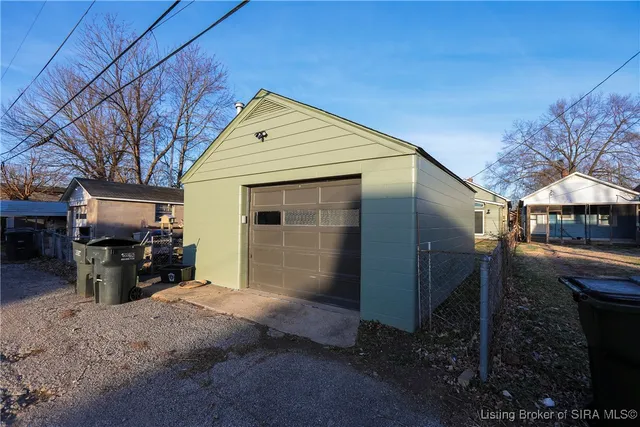 $1,400 | 2218 Beeler Street, New Albany, IN 47150