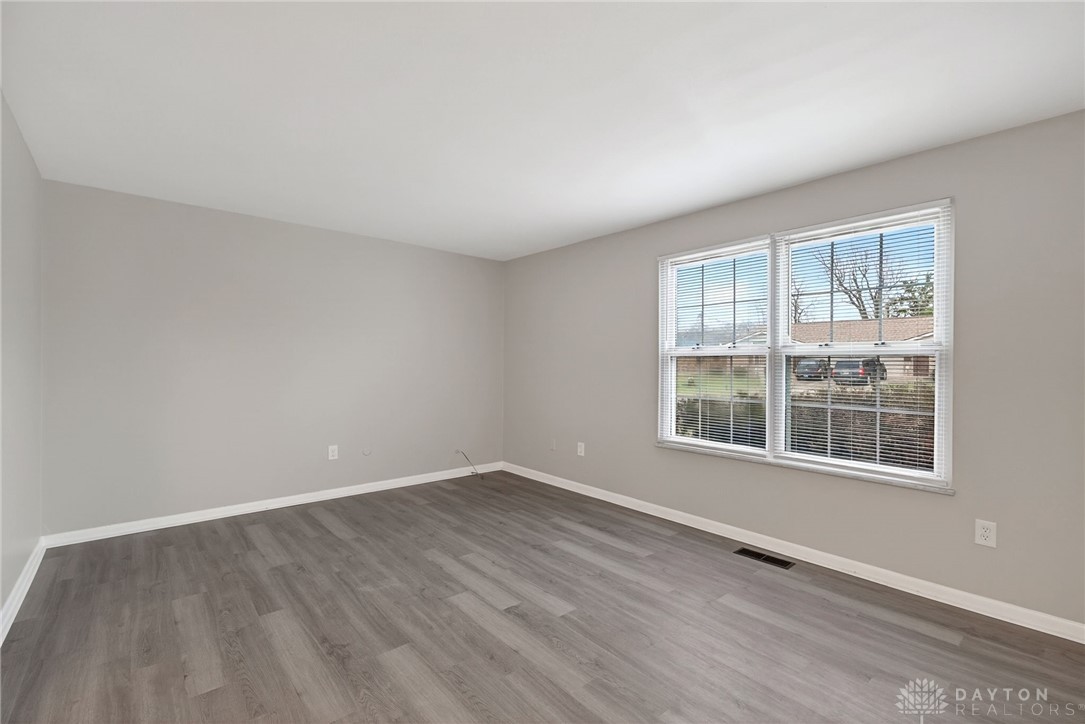 4231 Knollcroft Road Dayton, OH 45426 - Photo 8 of 52 Gallery Image 8