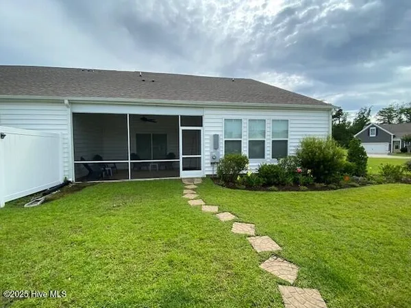 $2,350 | 10142 Morecamble Boulevard, Unit 1, Leland, NC 28451