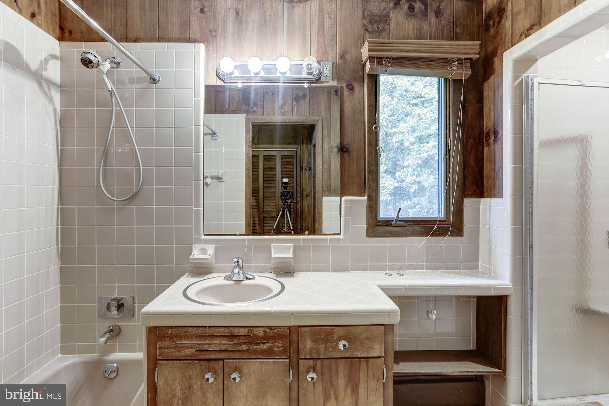 8110 Leehaven Road Easton, MD 21601 - Photo 28 of 50 Master Bath