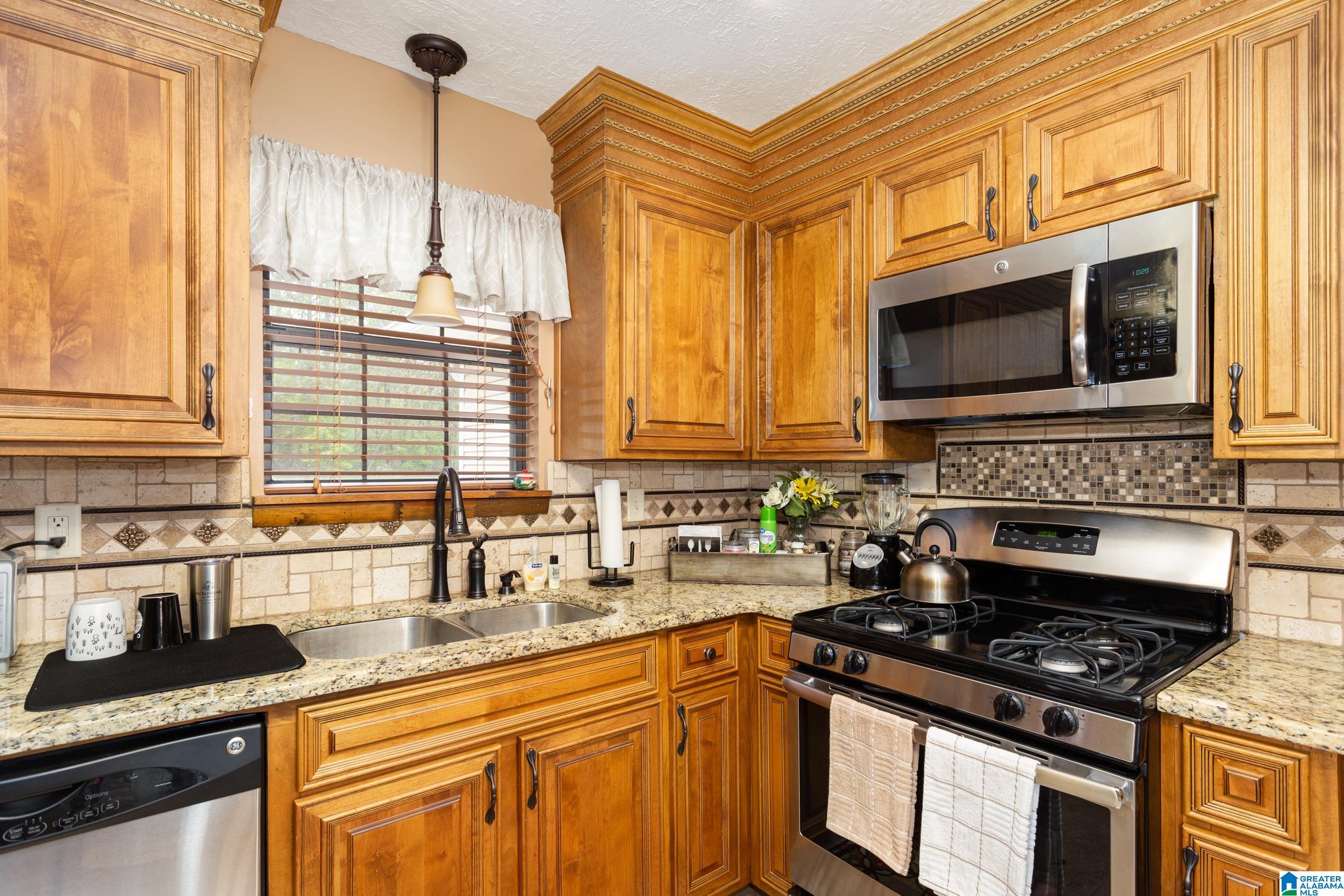 891 Oak Hill Road Oxford, AL 36203 - Photo 3 of 41