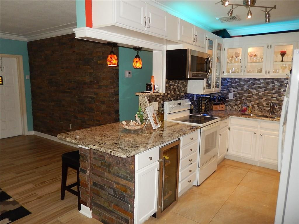 325 Shady Lane Road Palm Springs, FL 33461 - Photo 11 of 26 Photo 11