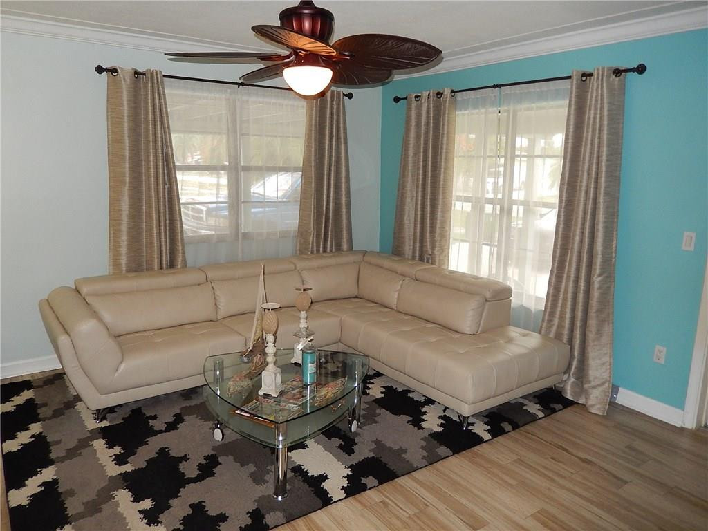325 Shady Lane Road Palm Springs, FL 33461 - Photo 5 of 26 Photo 5