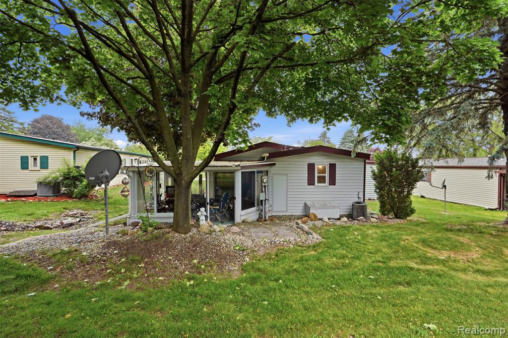 2689 Chickadee Street Rochester Hills, MI 48309 - Photo 20 of 27