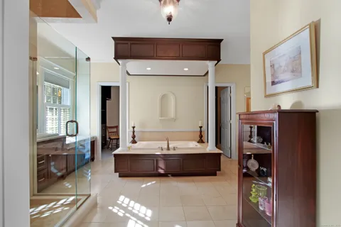 $3,250,000 | 21 Grove Avenue, Groton, CT 06355