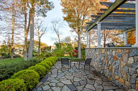 $3,250,000 | 21 Grove Avenue, Groton, CT 06355