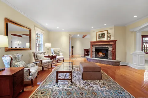 $3,250,000 | 21 Grove Avenue, Groton, CT 06355