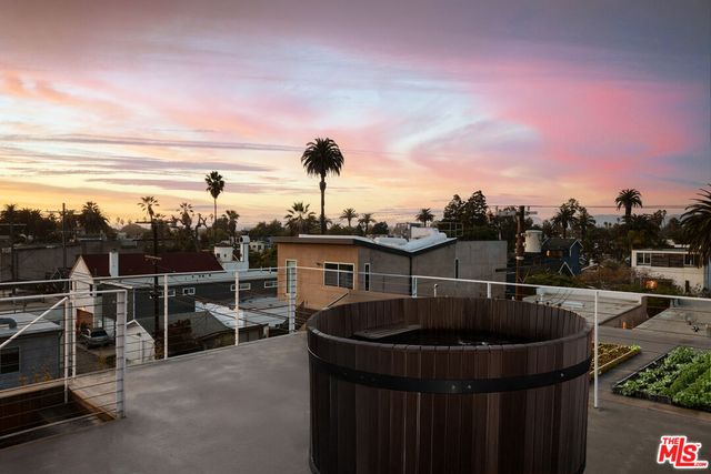 $4,795,000 | 533 1/2 Grand Boulevard, Venice, CA 90291