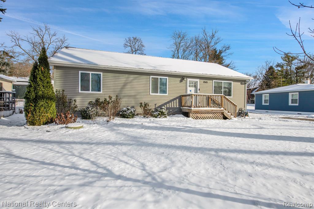 3565 Rush Lake Road Pinckney, MI 48169 - Photo 2 of 26