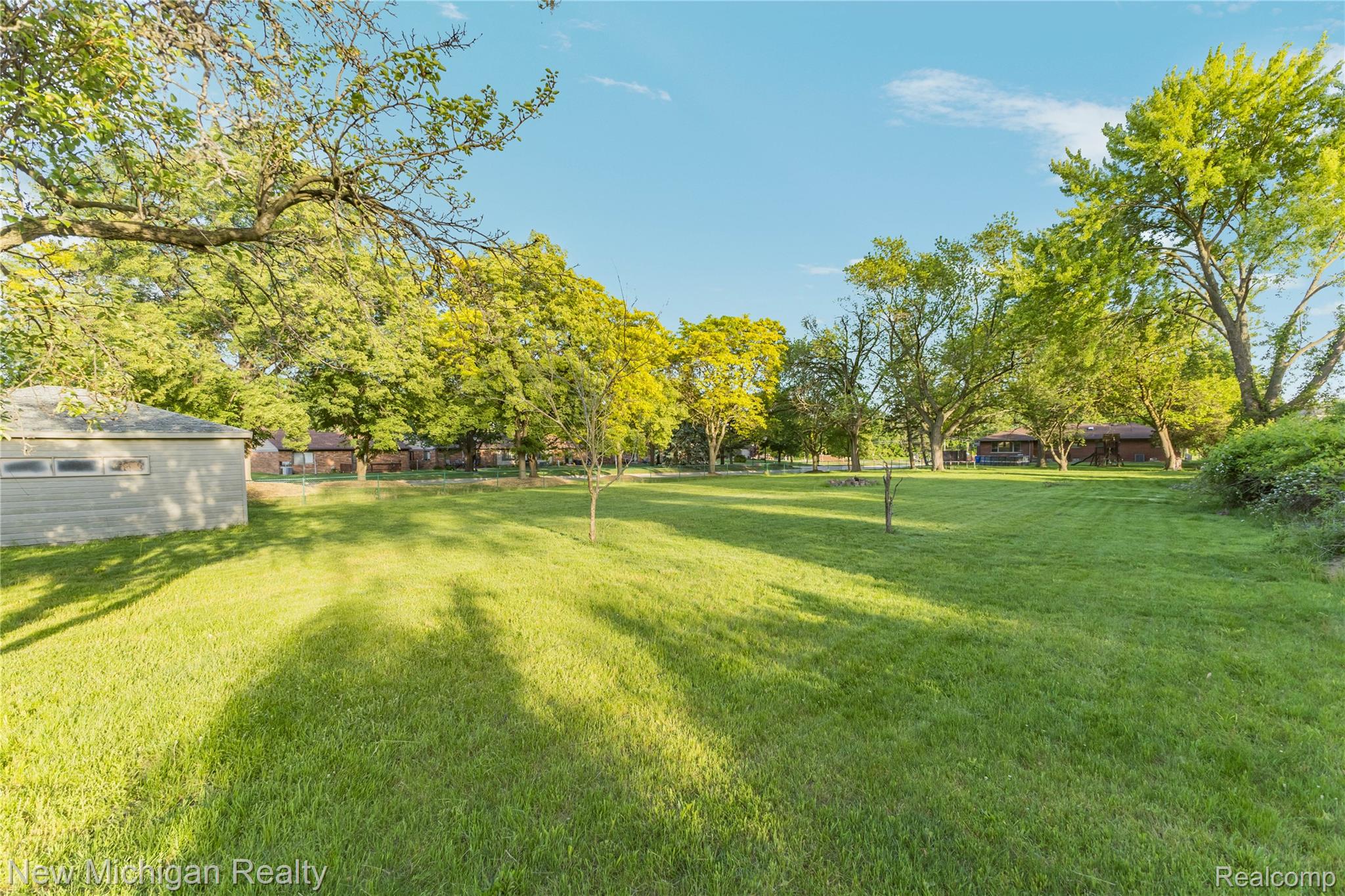 8359 Chicago Road South Warren, MI 48093 - Photo 57 of 74
