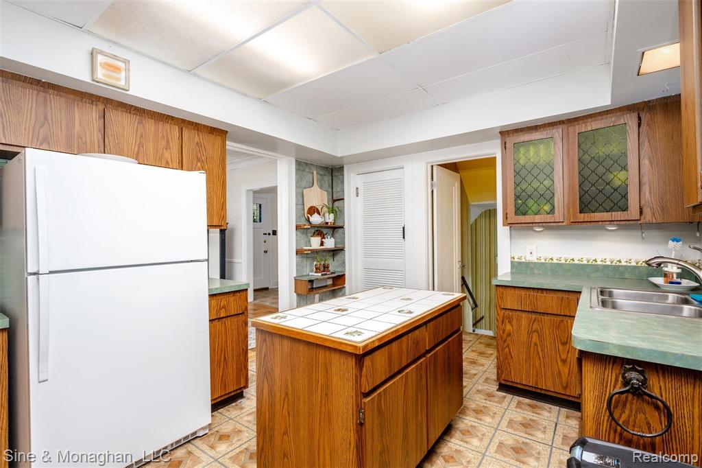 1027 Nottingham Road Grosse Pointe Park, MI 48230 - Photo 10 of 40
