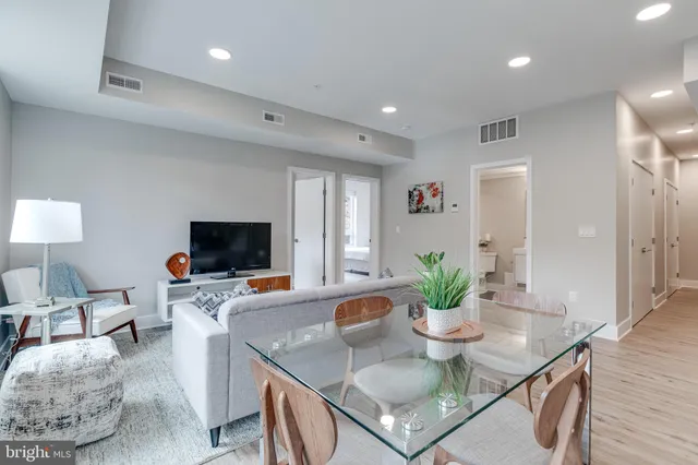 $1,675 | 1952 Bryn Mawr Avenue, Unit 1B, Philadelphia, PA 19131