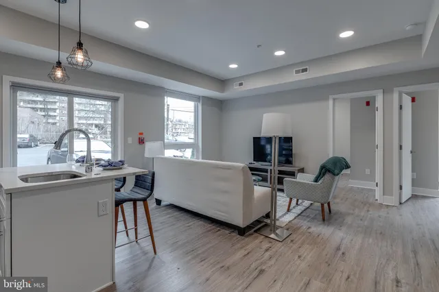 $1,675 | 1952 Bryn Mawr Avenue, Unit 1B, Philadelphia, PA 19131