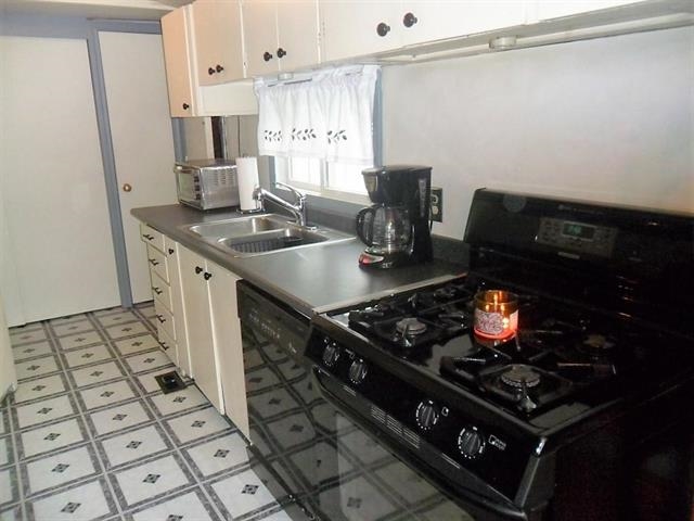 12 Cushing Road Goffstown, NH 03045 - Photo 4 of 13 Gallery Image 4