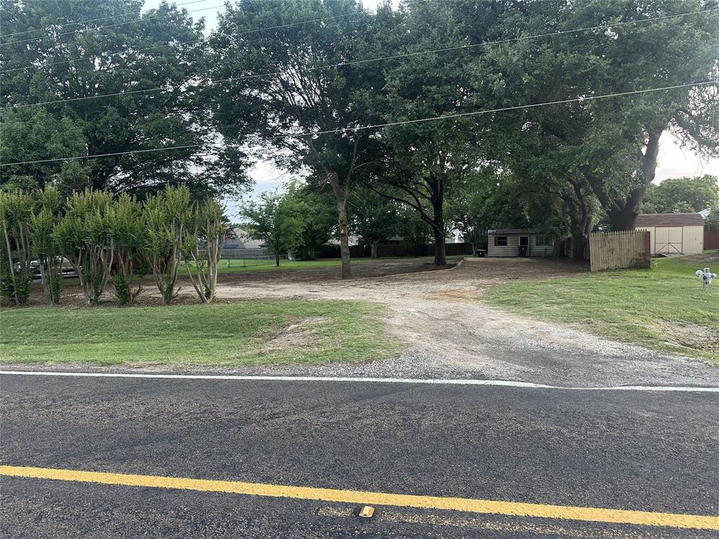 608 West Walcott Street Pilot Point, TX 76258 - Photo 2 of 6