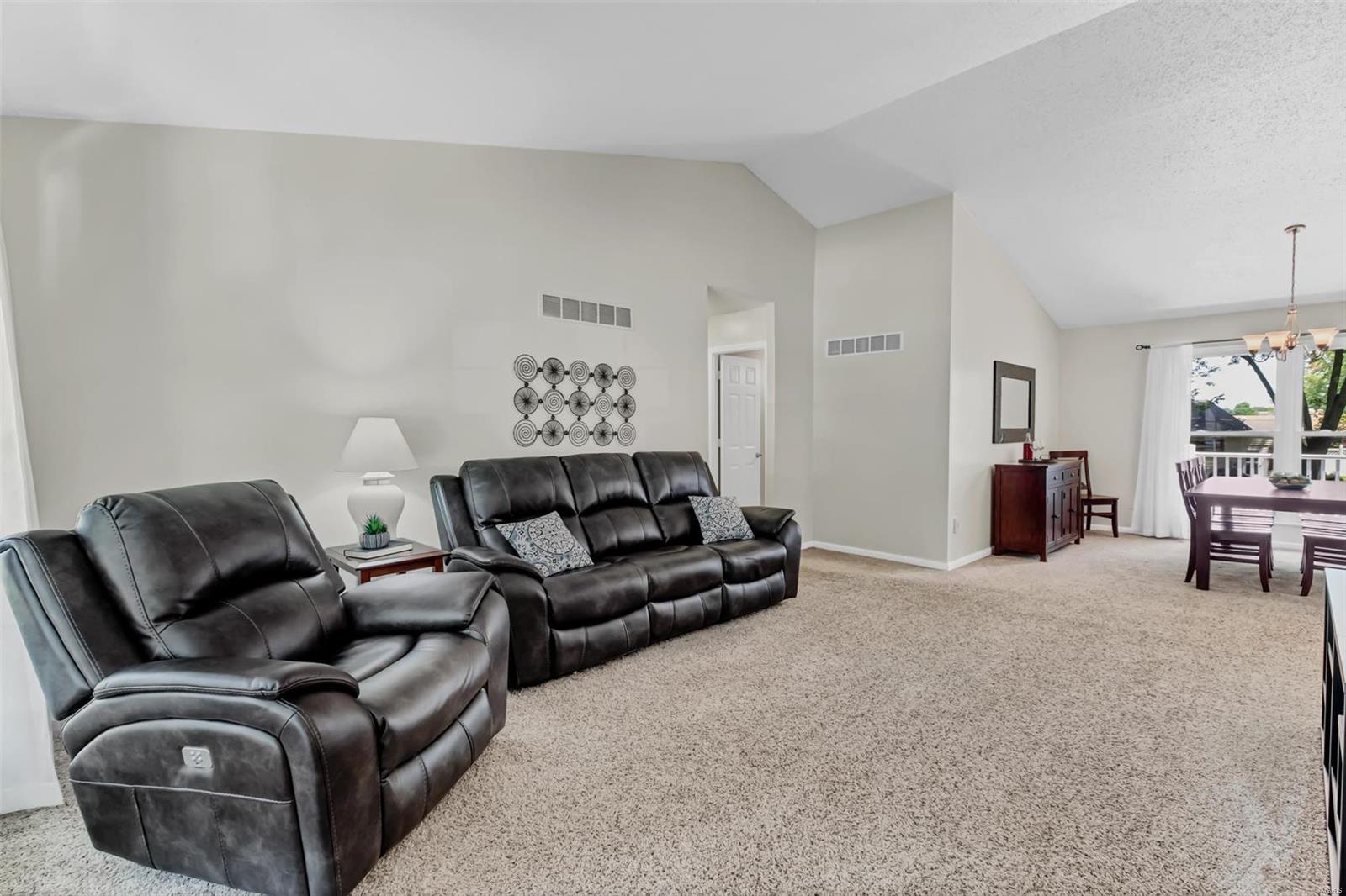 1314 Blue Ridge Drive St. Peters, MO 63376 - Photo 7 of 32