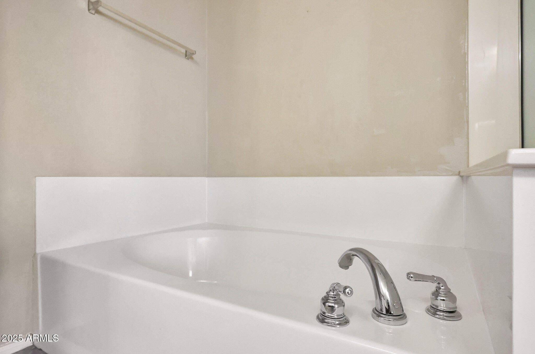 6605 North 93RD Avenue, Unit 1067 Glendale, AZ 85305 - Photo 17 of 47 a bathroom with a sink