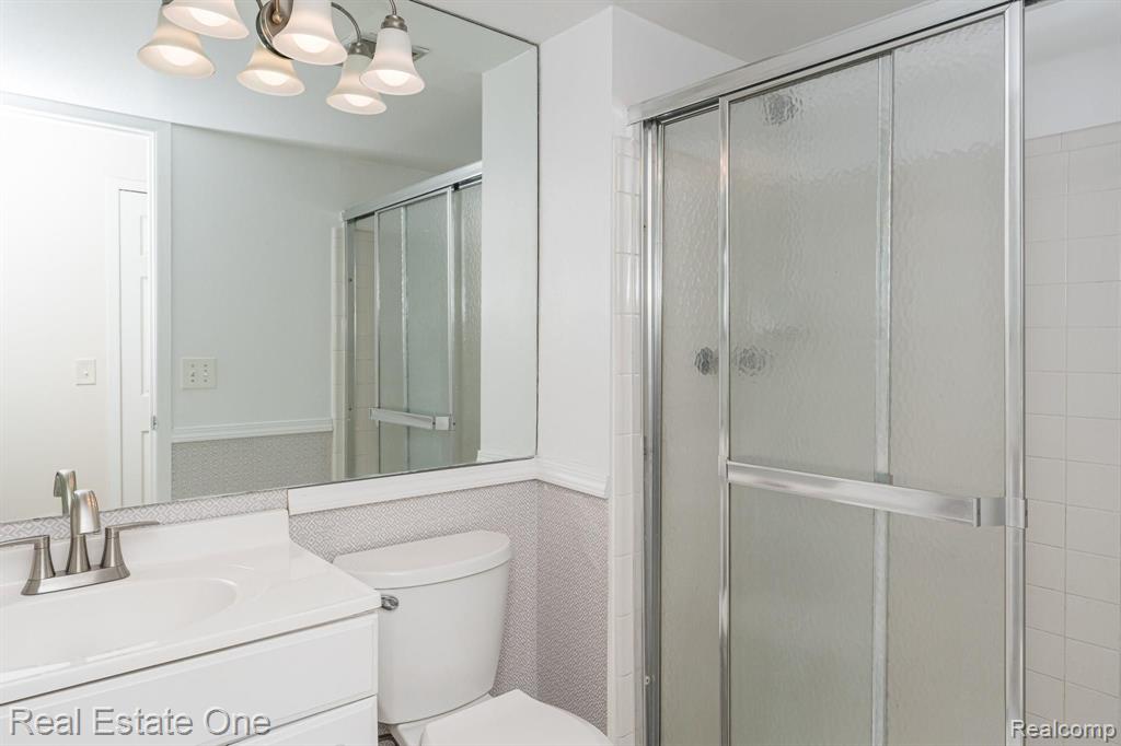 27214 Evergreen Road Lathrup Village, MI 48076 - Photo 10 of 18