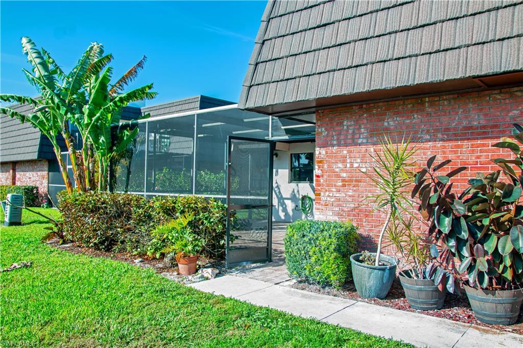 148 Lake Point Lane Naples, FL 34112 - Photo 2 of 17