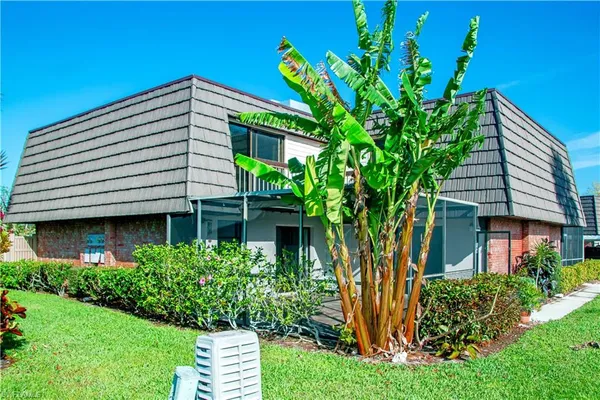 $2,300 | 148 Lake Point Lane, Naples, FL 34112