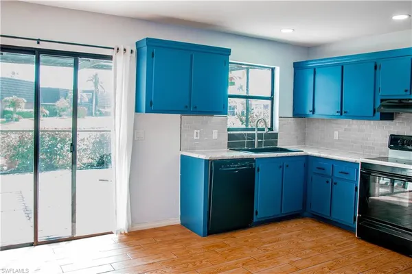 $2,300 | 148 Lake Point Lane, Naples, FL 34112