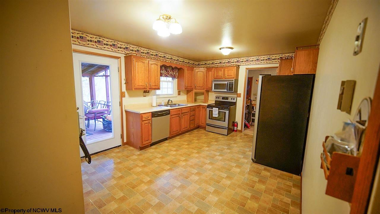 2116 Smith Run Road Weston, WV 26452 - Photo 4 of 30 Gallery Image 4