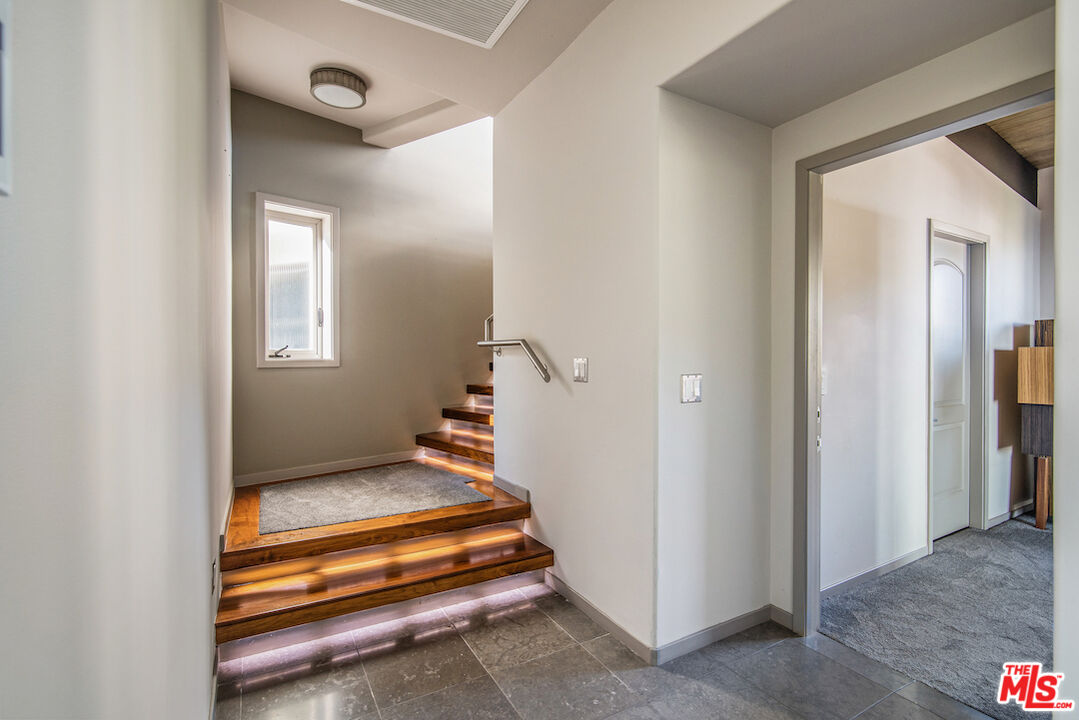 1336 North Tigertail Road Los Angeles, CA 90049 - Photo 31 of 48 Gallery Image 31