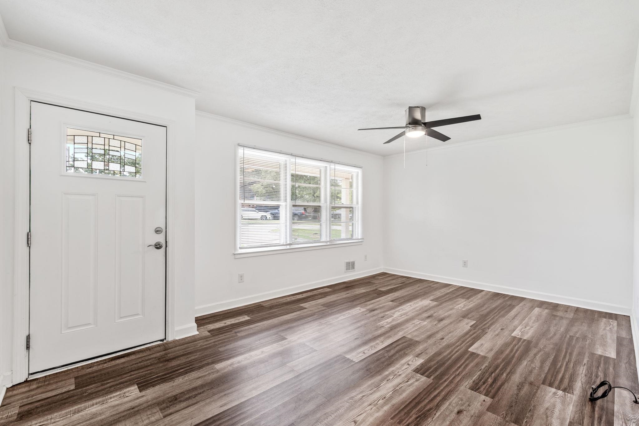 100 Swinton Drive Greenville, SC 29607 - Photo 3 of 26