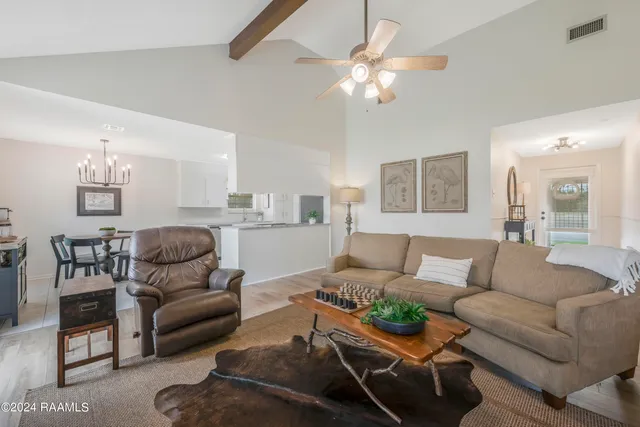 $3,000 | 102 Steeple Chase Drive, Lafayette, LA 70506