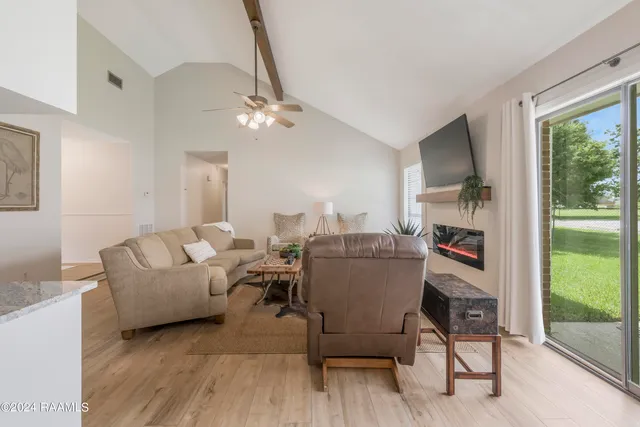 $3,000 | 102 Steeple Chase Drive, Lafayette, LA 70506