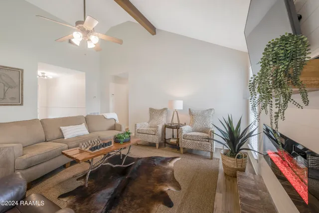 $3,000 | 102 Steeple Chase Drive, Lafayette, LA 70506