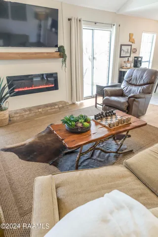 $3,000 | 102 Steeple Chase Drive, Lafayette, LA 70506