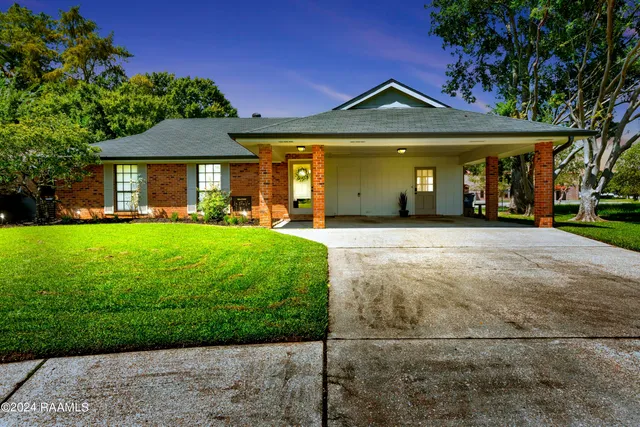 $3,000 | 102 Steeple Chase Drive, Lafayette, LA 70506